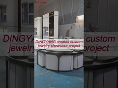 কাঠের সাদা কাস্টম গ্লাস ডিসপ্লে কেস ফ্যাশন গোলাকার আকৃতি LED মেরু আলো সহ